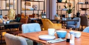 Frühstücksraum, Tischgedeck