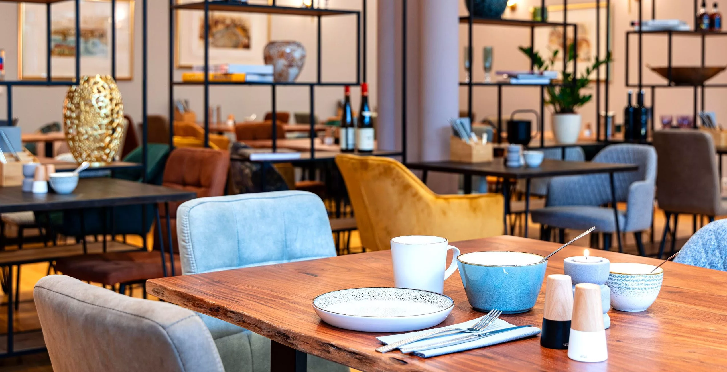 Frühstücksraum, Tischgedeck